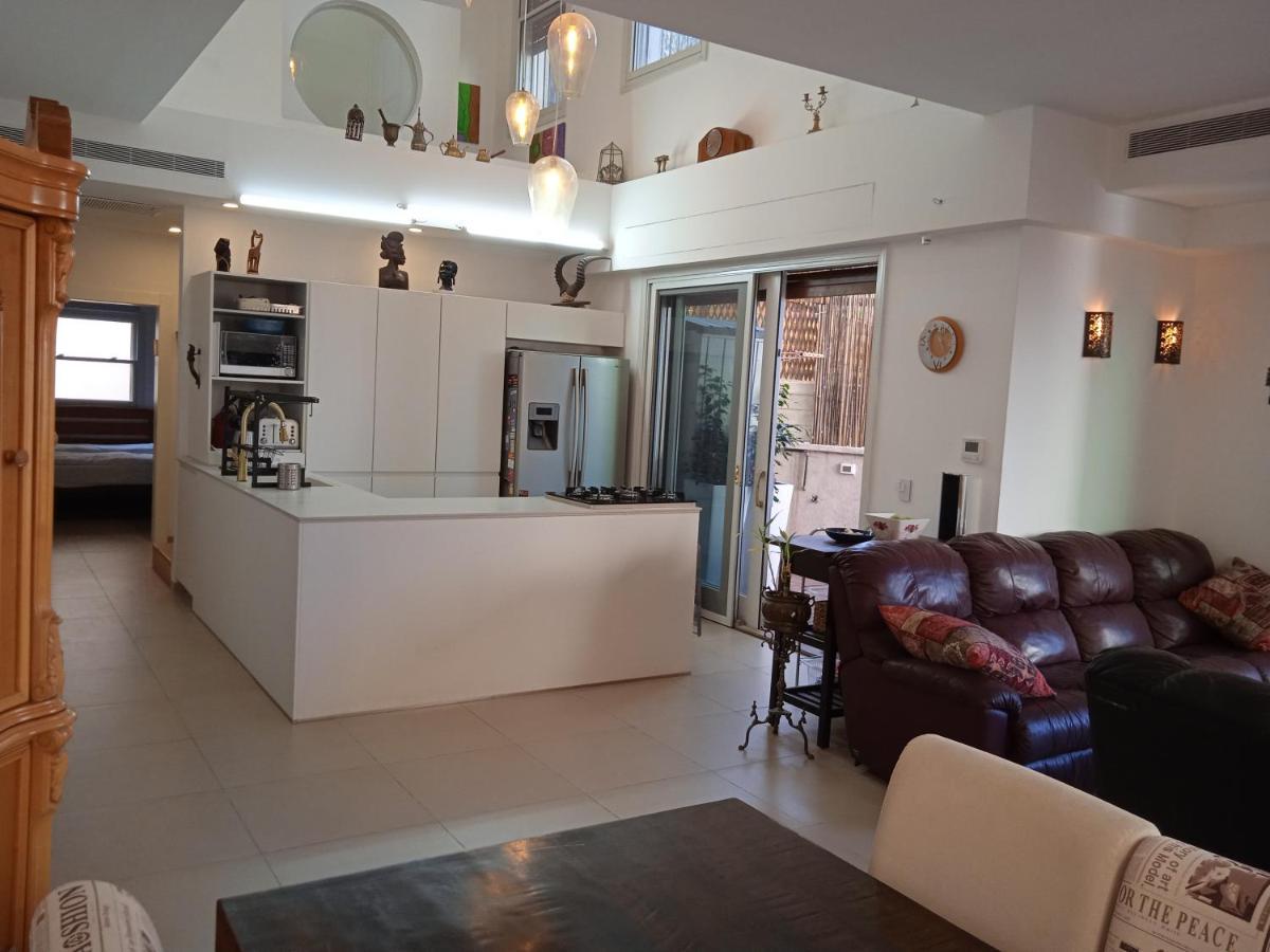 Apartment Jaffa Getaway Sea Front, Luxury Duplex, Port & Old 2m Walk *