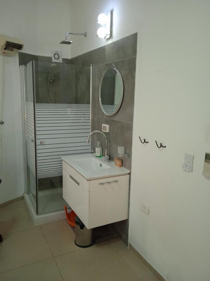Jaffa Getaway Sea Front, Luxury Duplex, Port & Old 2m Walk Apartment *