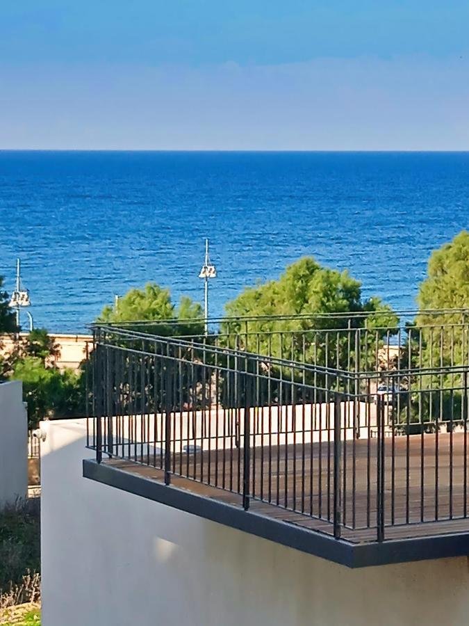 Jaffa Getaway Sea Front, Luxury Duplex, Port & Old 2m Walk Apartment *